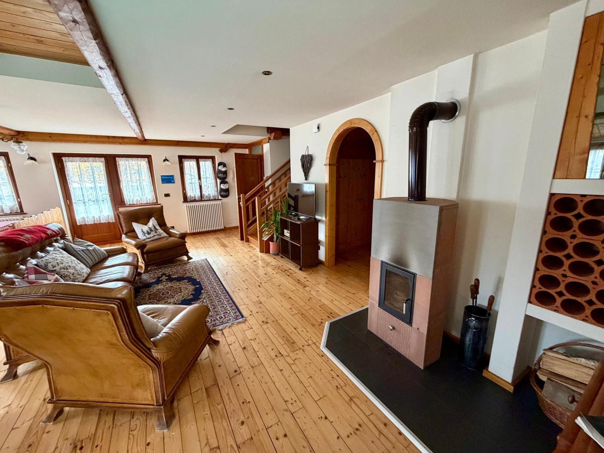 Deluxe Apartment